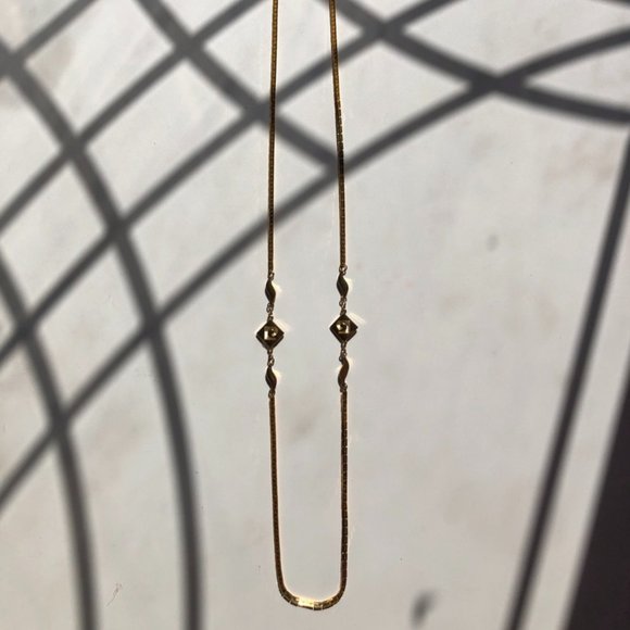 Vintage PIERRE CARDIN Gold Tone necklace - Picture 1 of 5
